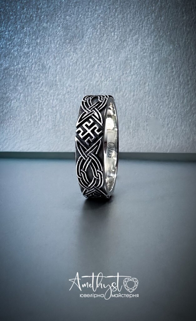 Срібна каблучка на замовлення